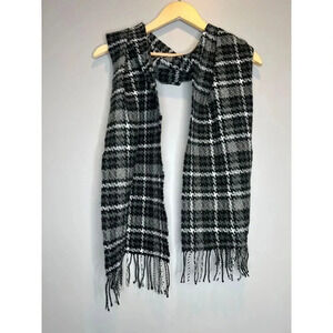 Manhattan Hat company cashmere feel acrylic houndstooth plaid scarf wrap grey